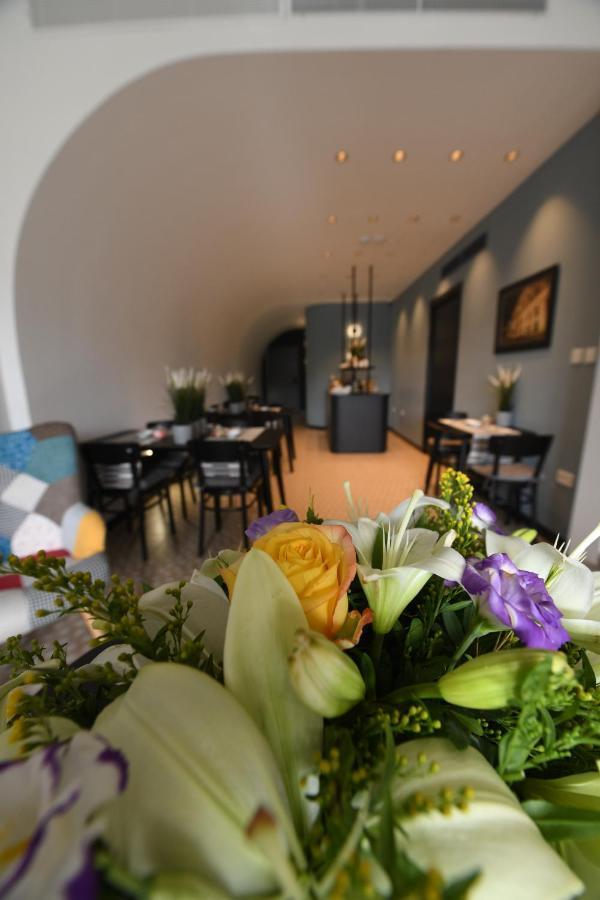 Victoria By Petit Chic Bed & Breakfast Mellieha Exterior photo
