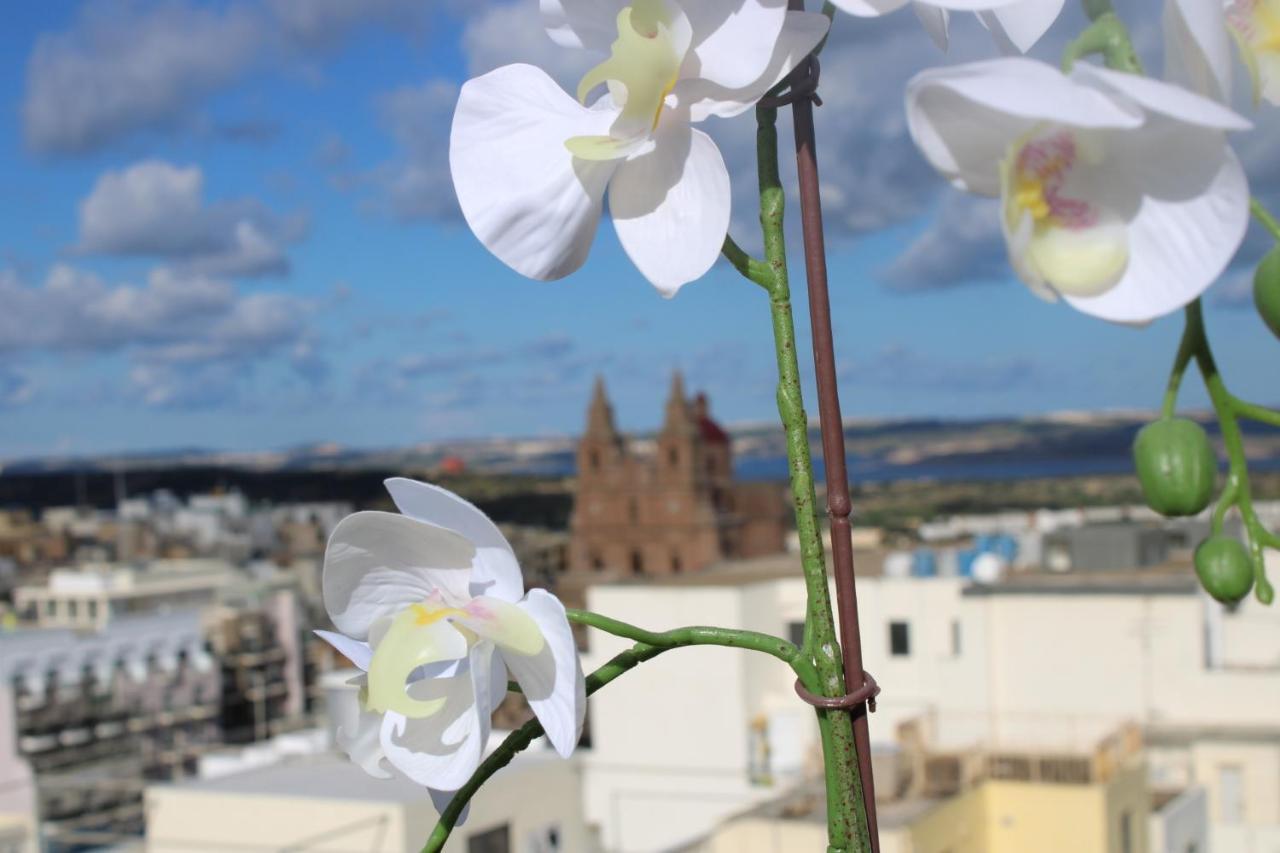 Victoria By Petit Chic Bed & Breakfast Mellieha Exterior photo